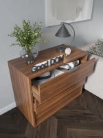 Комод деревянный с ящиками для вещей