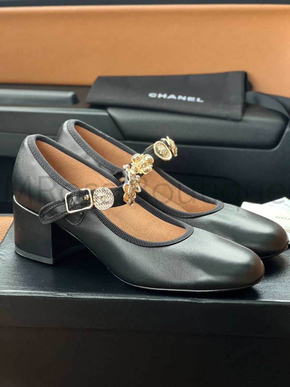 Кожаные туфли Chanel Mary Janes