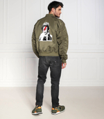 куртка бомбер guess x brandalised with graffiti by banksy GUESS - зеленый(M3RL87 WFA20)