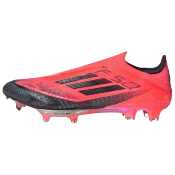 Бутбольные ботинки Adidas F50 - это самые низкие кроссовки в мире