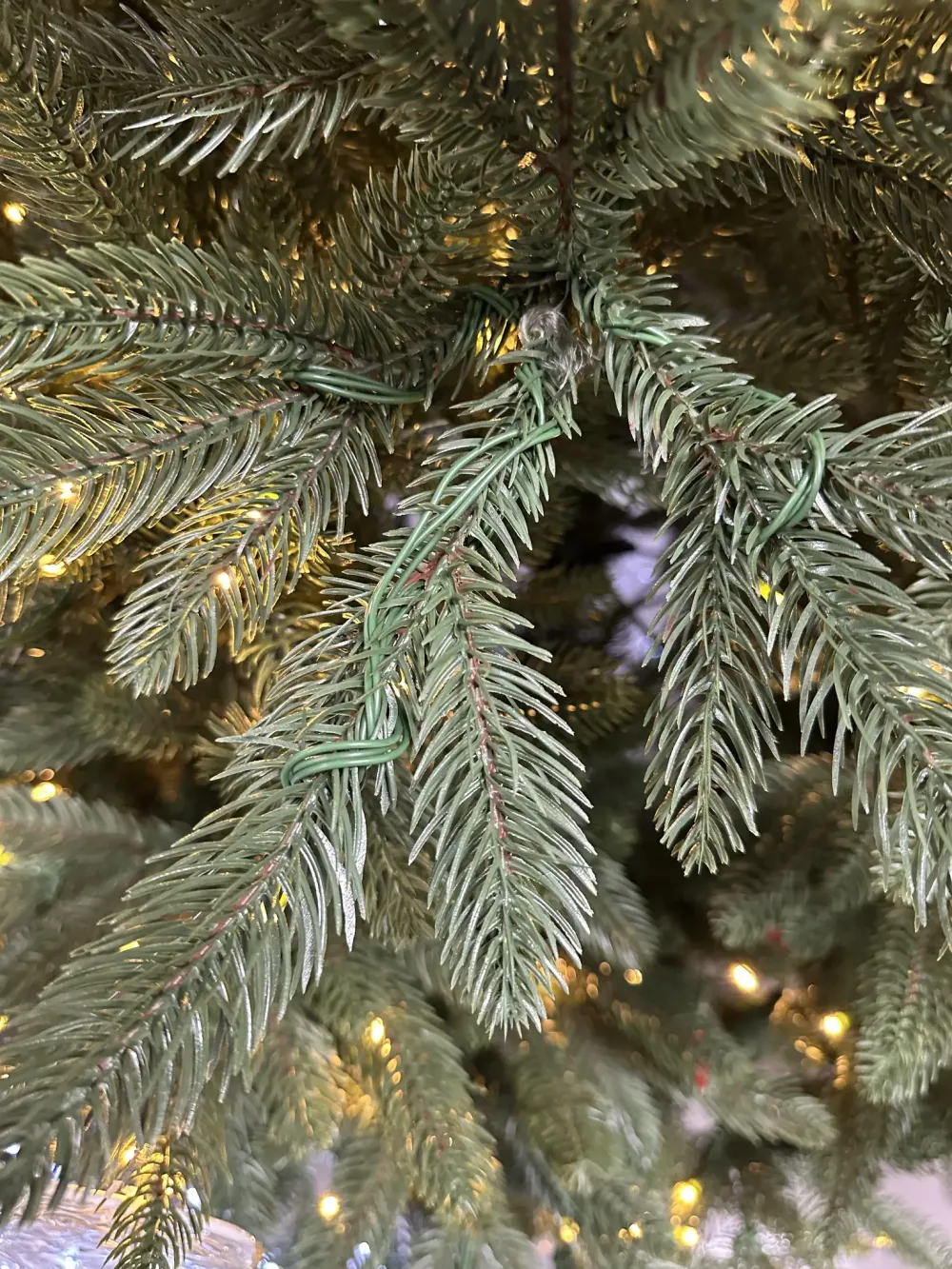 Елка с гирляндой "Никольская" (Литая хвоя) 240 см / 2,4 м