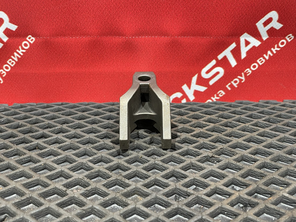 Кронштейн форсунки топливной.