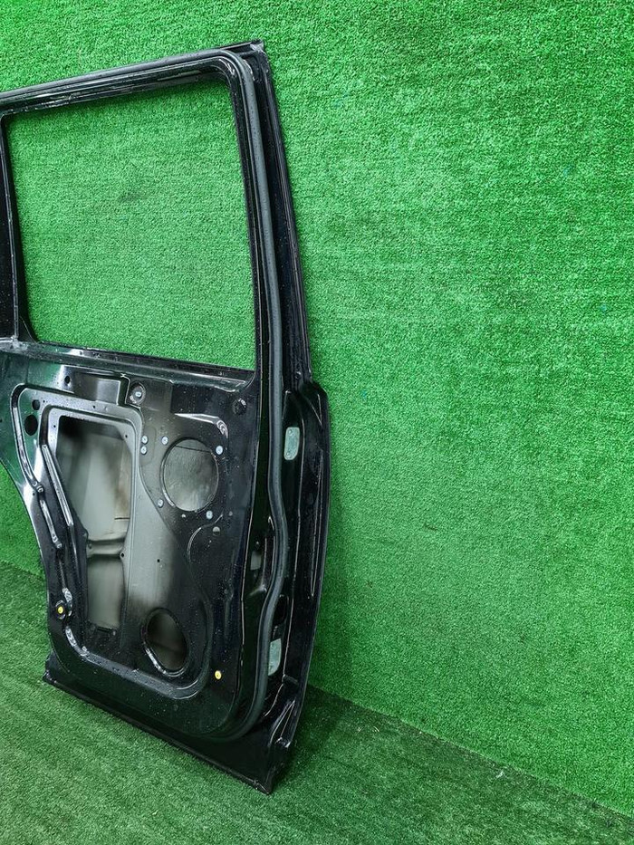 Дверь задняя левая Land-Rover Discovery 3 4 04-16