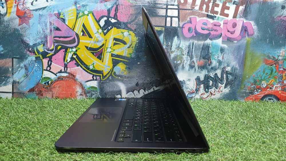 Ноутбук ASUS Intel Core/4Gb/FHD