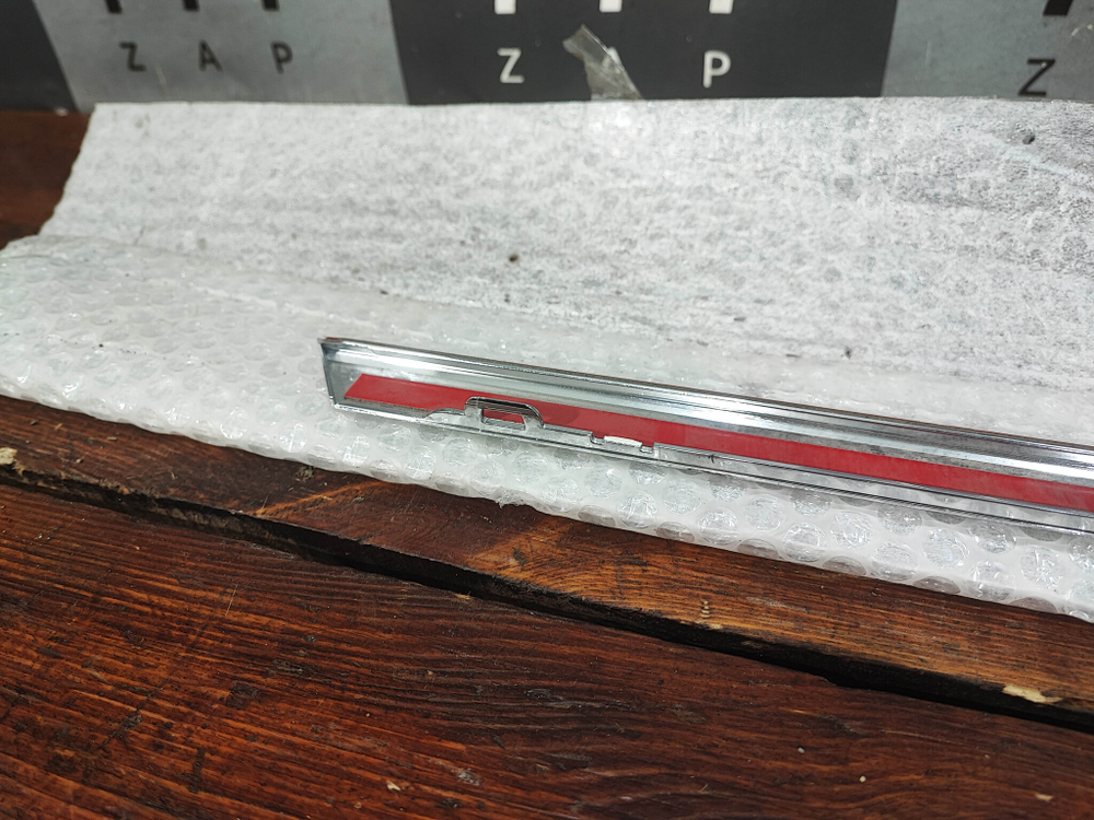 Молдинг двери задней левой VW Passat B8 Новый Оригинал 3G0853777GRU