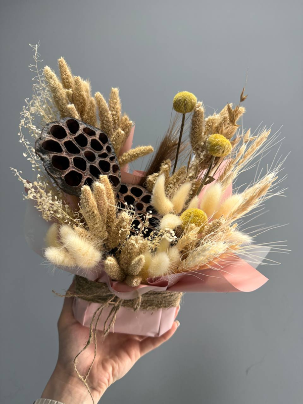 Композиция из сухоцветов
