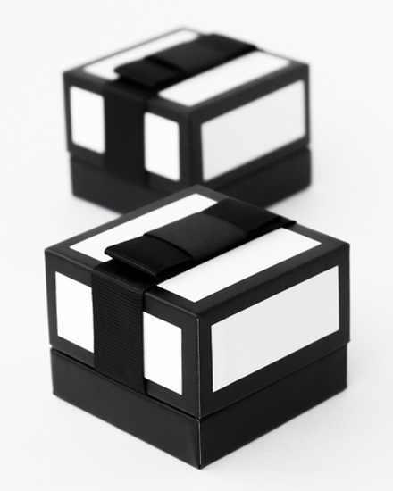 Футляр картонный с плоским бантиком, серия "ОДРИ", 60х60х48 мм