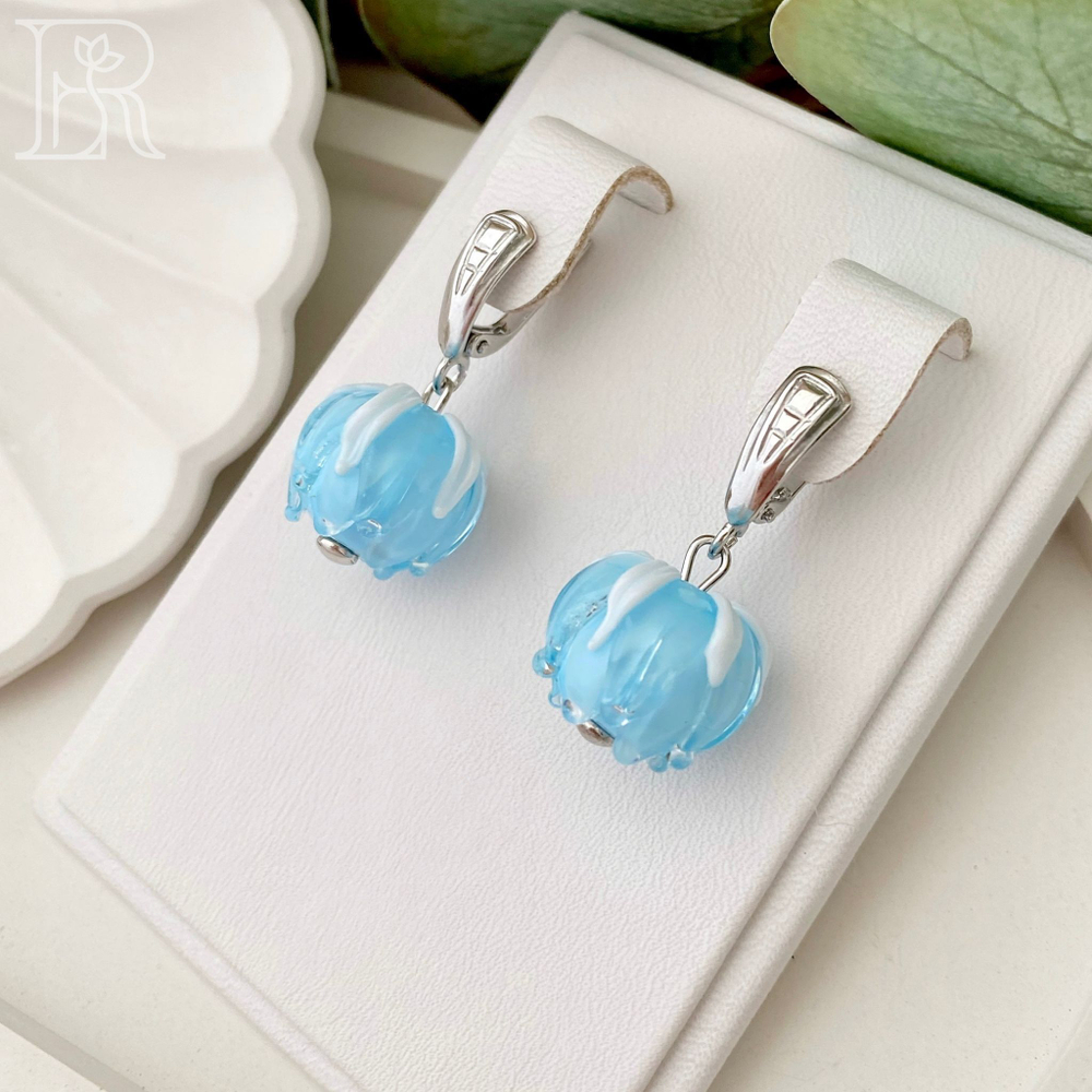 LEFIREL' Серьги серебряные женские "Ледяной цветок" с цветами из муранского стекла / ювелирные украшения из родированного серебра 925