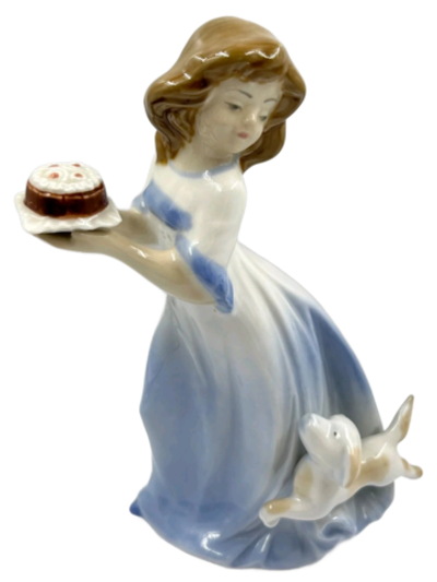 Фарфоровая статуэтка "Девушка с тортом и собака" Tengra