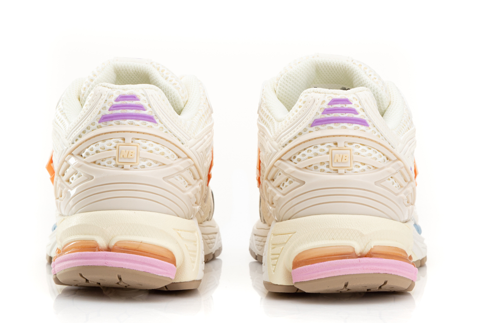 New Balance 1906R "Sea Salt Pink Sugar"