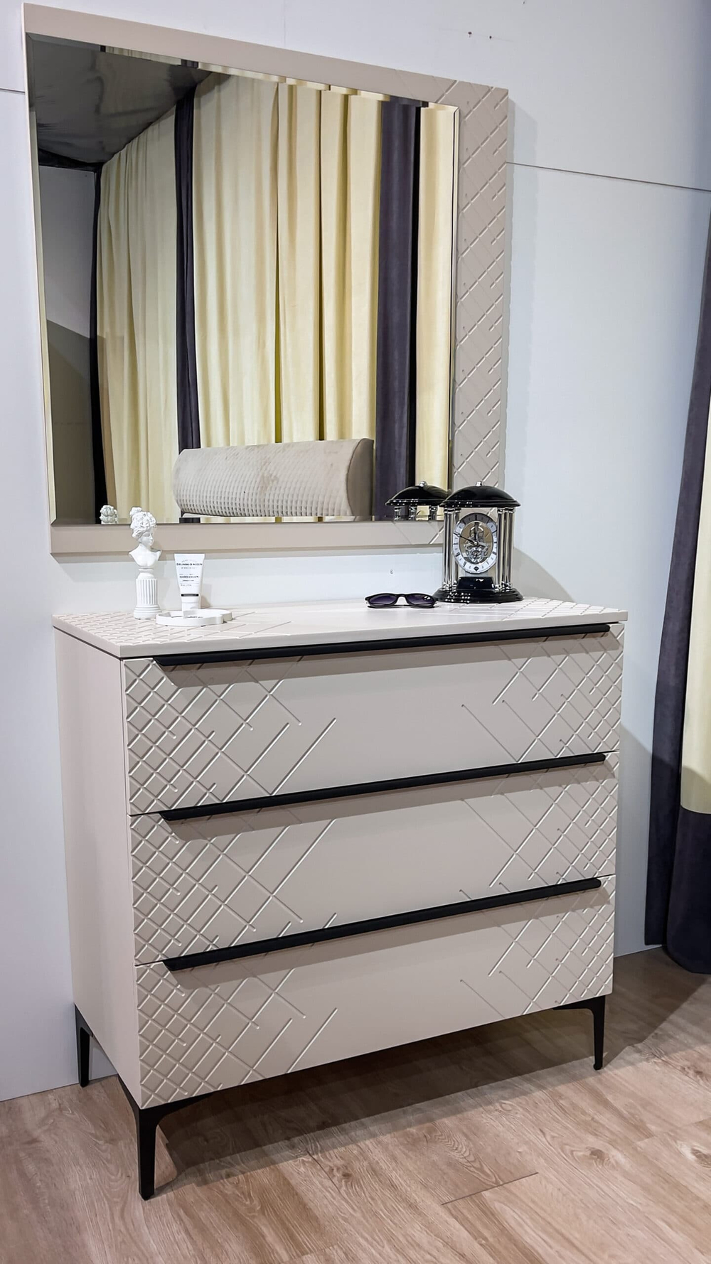 Коллекция ”Эмили” 4-х дверная