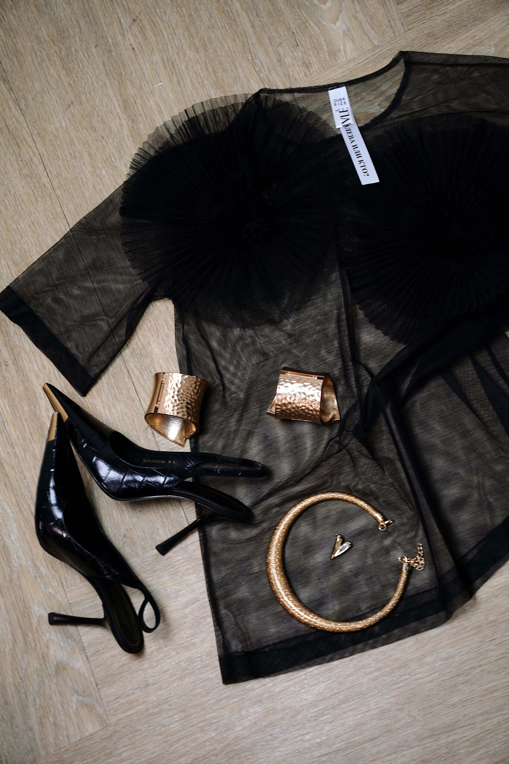 Футболка "Заманчивая" черной сетке