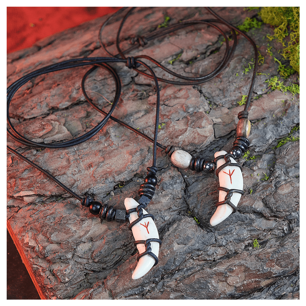 Амулет «Клык вожака»