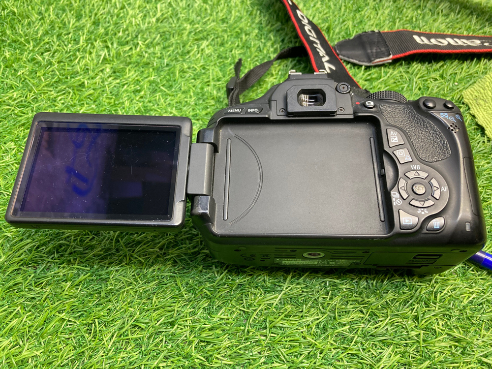 Canon EOS 600D+Canon 18-55 mm Покупка/Продажа