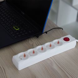 S-GSU5-5 WHITE Cетевой фильтр серии Universal. 5м Пвс 3x0.75. 5 гнезд. с-з. 10А. Защита от перенапряжения. короткого замыкания. TM Uniel.