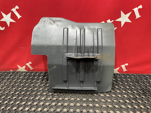 Подкрылок передний правый