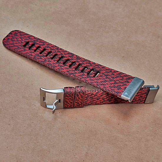 Ремешок нейлоновый 22 мм жакардовое плетение для Garmin MARQ / Epix / Fenix (47 мм) (Красный, серебристая пряжка)