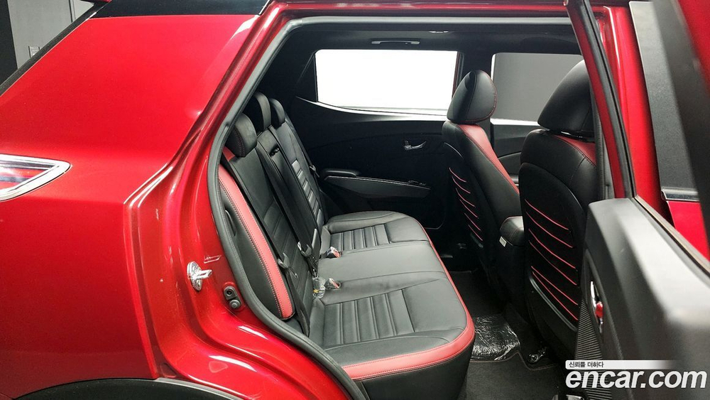 KG Mobility (Ssangyong) Very New Tivoli Бензин 1.5 2WD (04.2020)