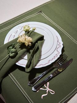 Салфетка под приборы Fancy Bows оливкового цвета из коллекции Essential, 35х45 см