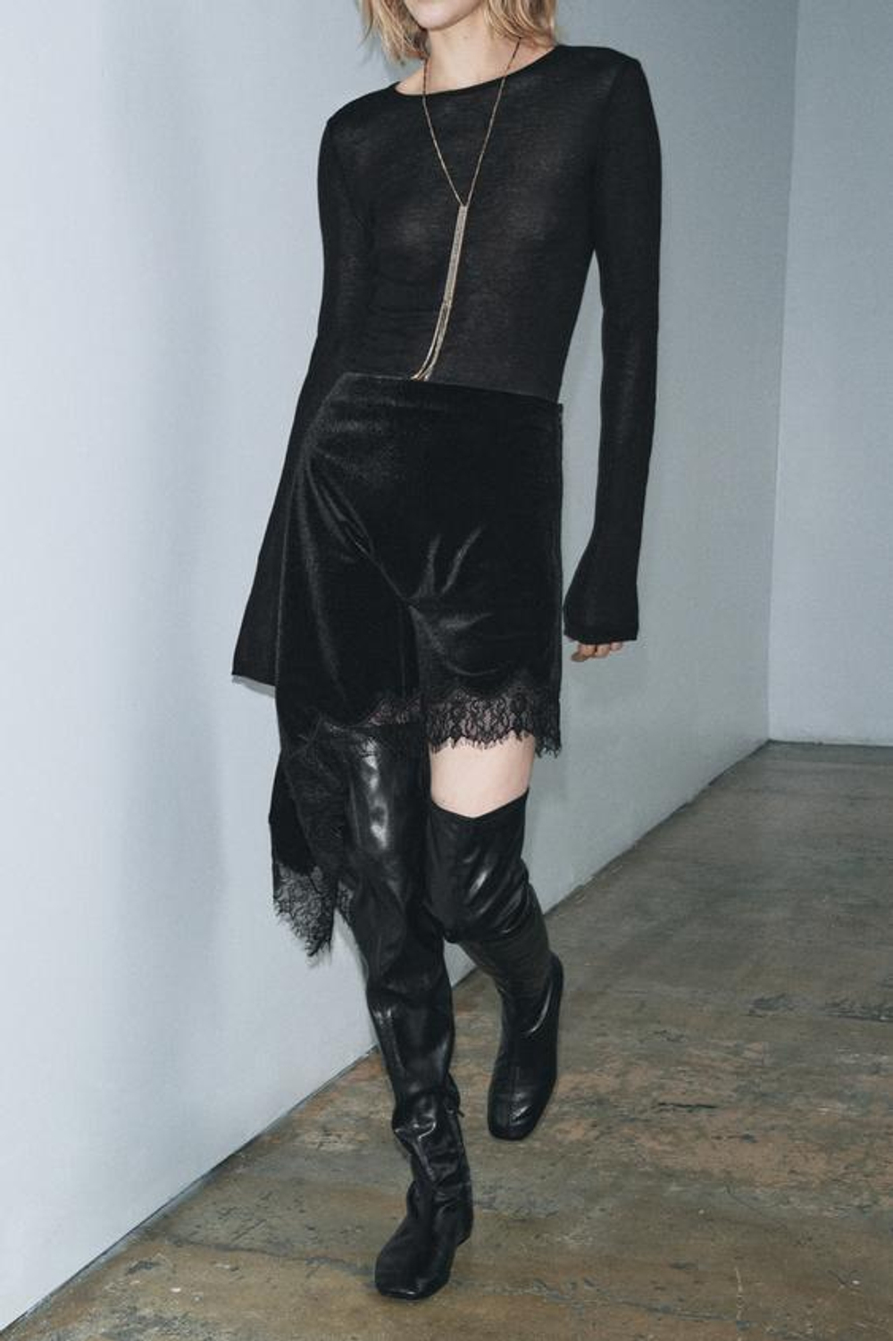 ZARA БАРХАТНАЯ ЮБКА АСИММЕТРИЧНОГО КРОЯ С КРУЖЕВОМ — ZW COLLECTION, ЧЕРНЫЙ