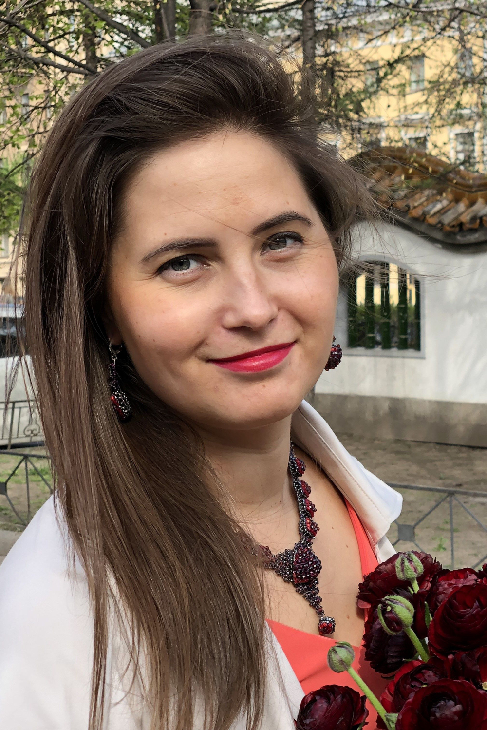 Серьги из бисера "Ника" ручной работы с камнем Гранат