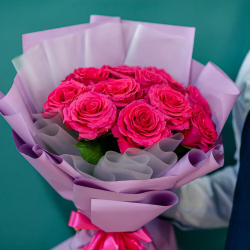Букет из 11 ярких малиновых роз Эквадор