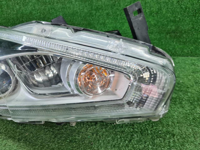 Битая Фара правая Nissan Murano Z52 (2014-2022) LED