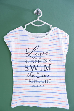 Футболка Ostin в морском стиле, маркировка XS, визуально на 42 размер