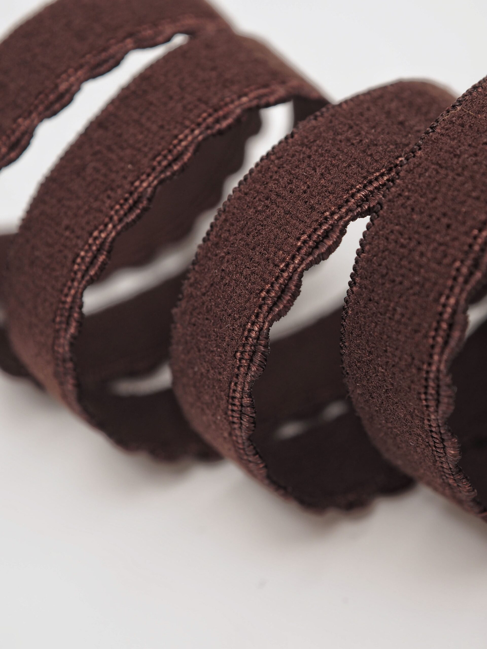 Резинка отделочная горький шоколад ажурная ширина 10 мм с учетом фестона