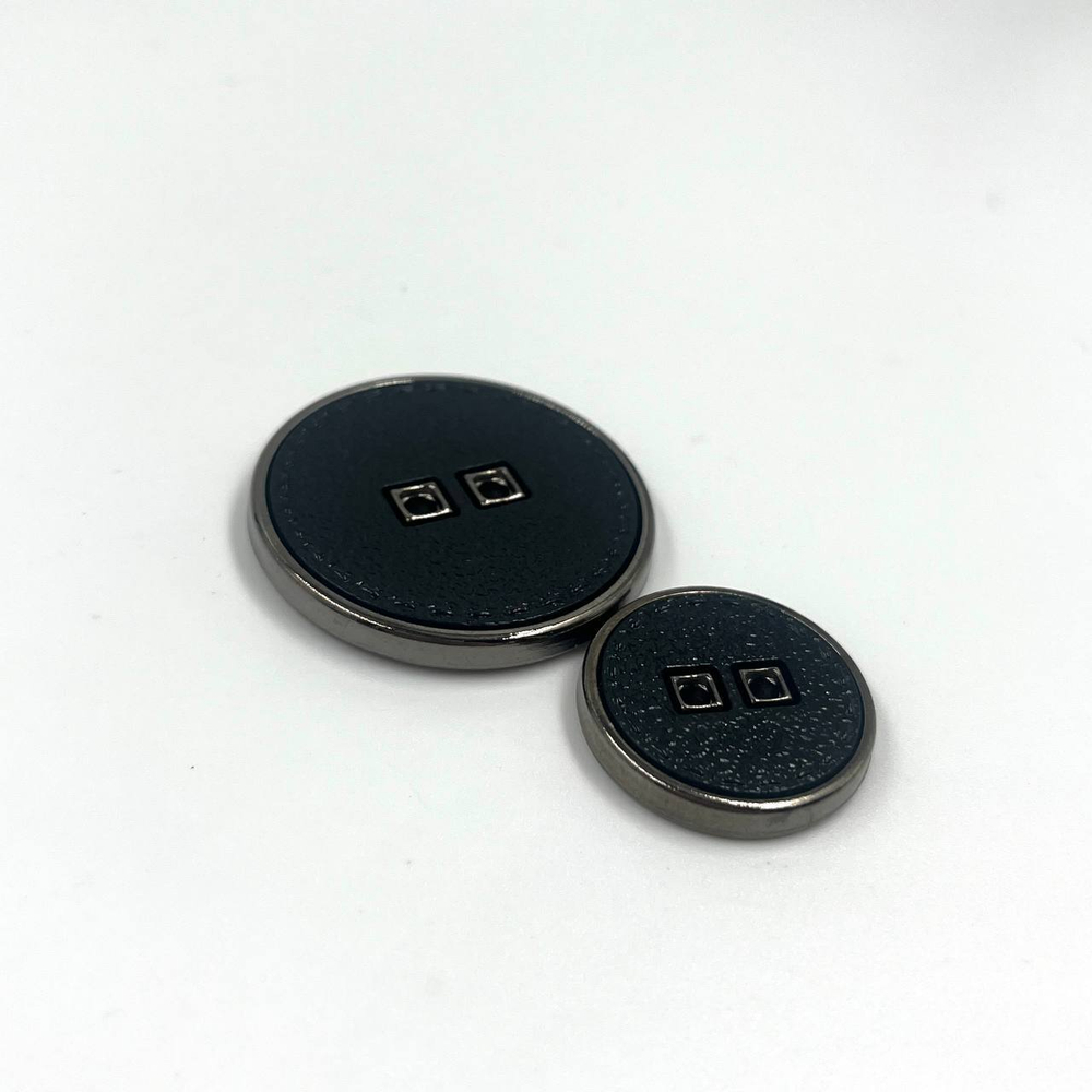 Пуговицы серебро черная кожа