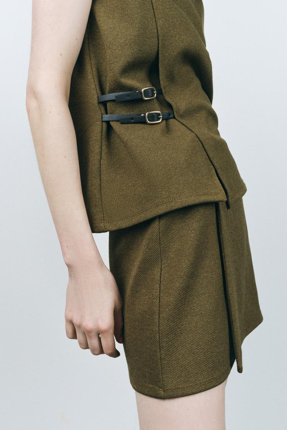 ZARA ТОП ВНАХЛЕСТ ИЗ ТВИЛА С ПРЯЖКАМИ, МЯГКИЙ ЗЕЛЕНЫЙ