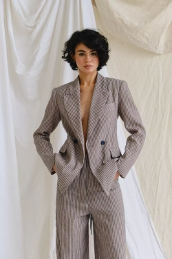 Брюки в мужском стиле изо льна