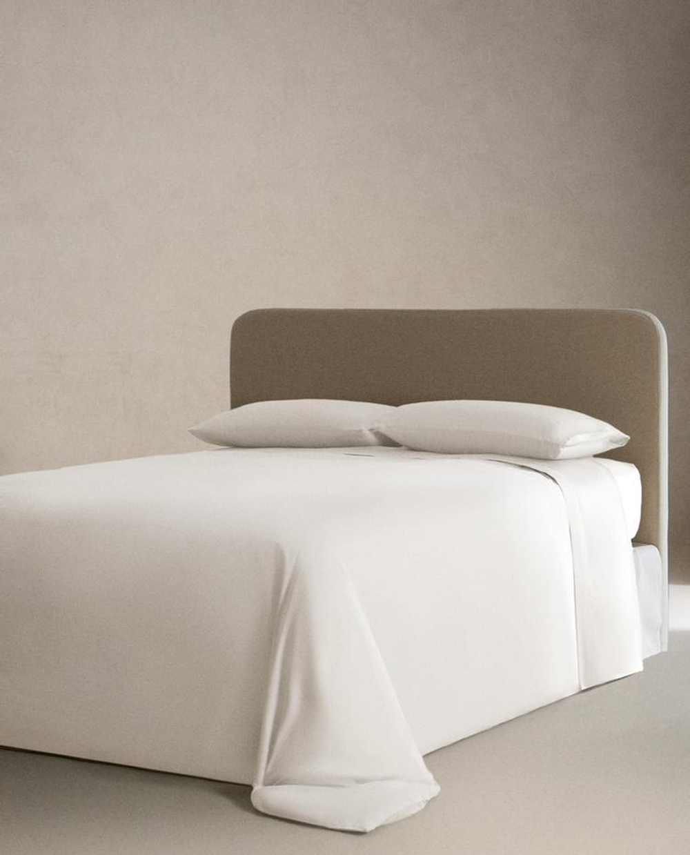 ZARA HOME (300 НИТЕЙ) ПРОСТЫНЯ НА РЕЗИНКЕ ИЗ САТИНА | ВЫСОТА 40 СМ, БЕЛЫЙ