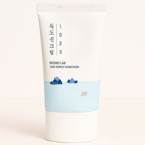 Солнцезащитный крем для проблемной кожи с морской водой Round Lab 1025 Dokdo Sunscreen SPF50+ PA++++, 50мл