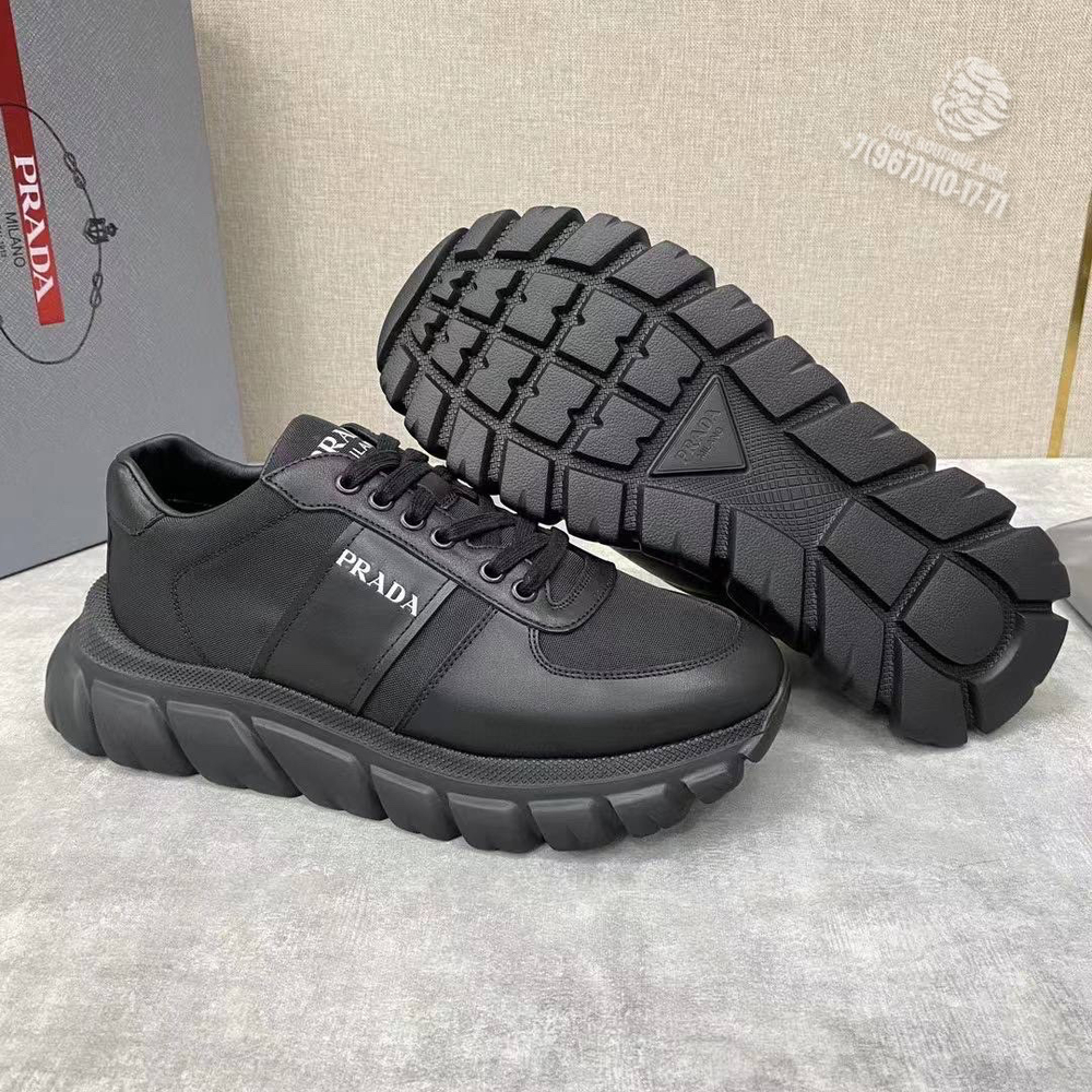 Кроссовки Prada