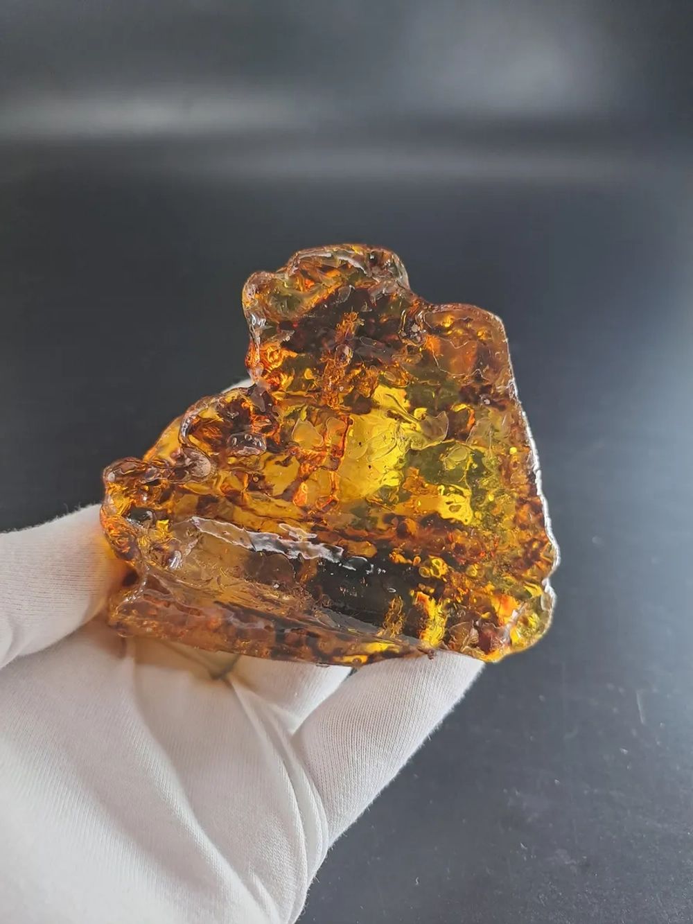 Копал молодой янтарь коллекционный 94 гр