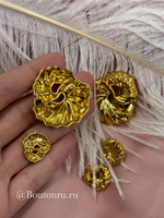 Пуговицы золотистые рельефные неровной формы