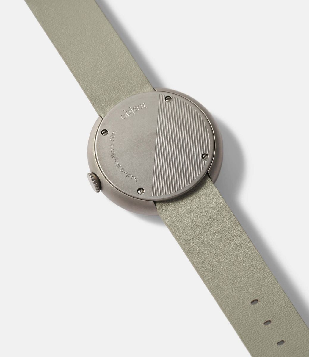 Objest Hach Silver — кварцевые часы с рельефным циферблатом