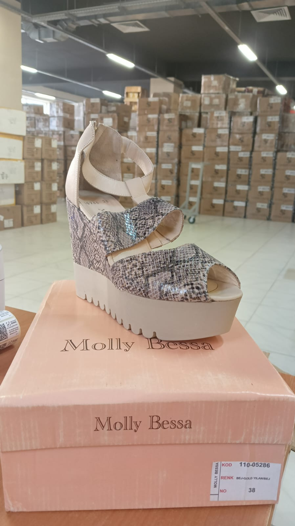 Босоножки женские MOLLY BESSA 110-05286