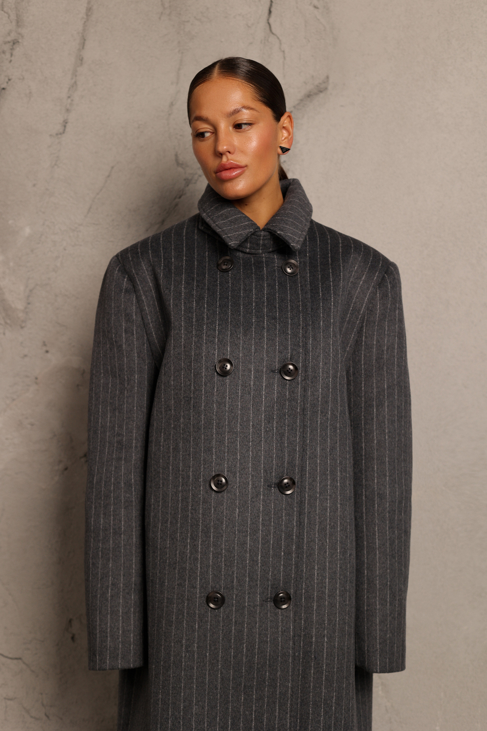 Двубортное пальто