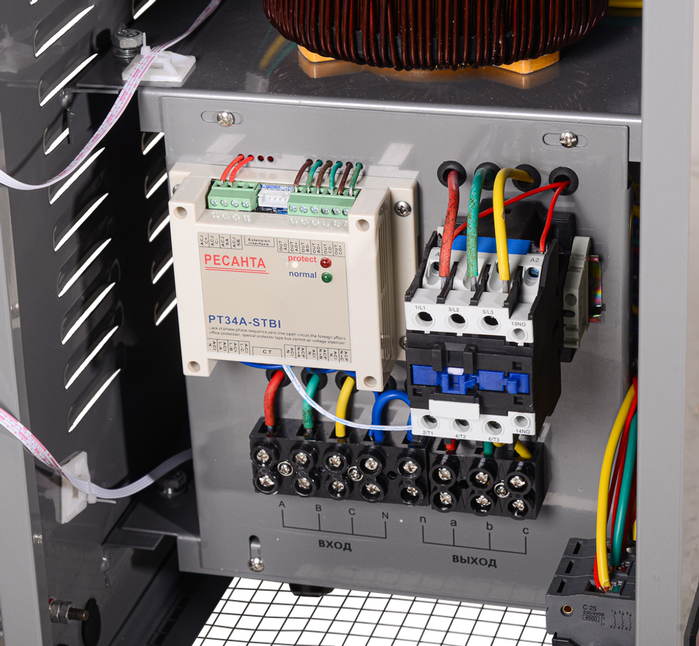 Стабилизатор напряжения Ресанта АСН-15000/3-Ц