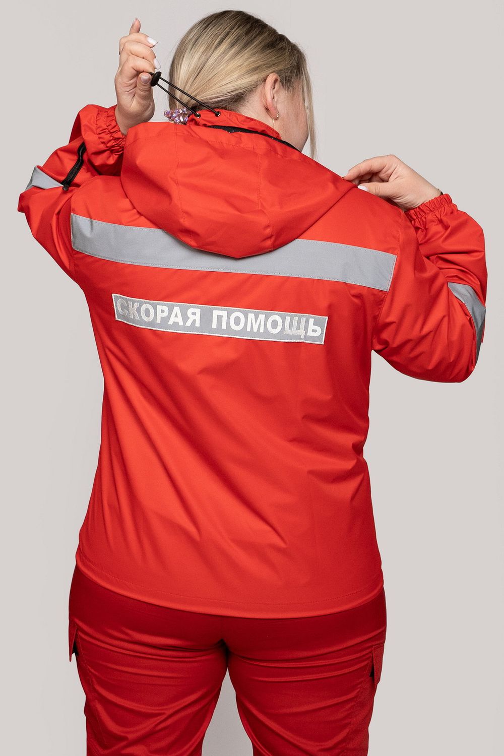 Ветровка Скорая помощь MedicLine женская цв. КРАСНЫЙ