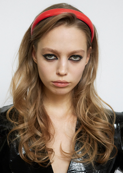 Тонкий ободок из красного латекса