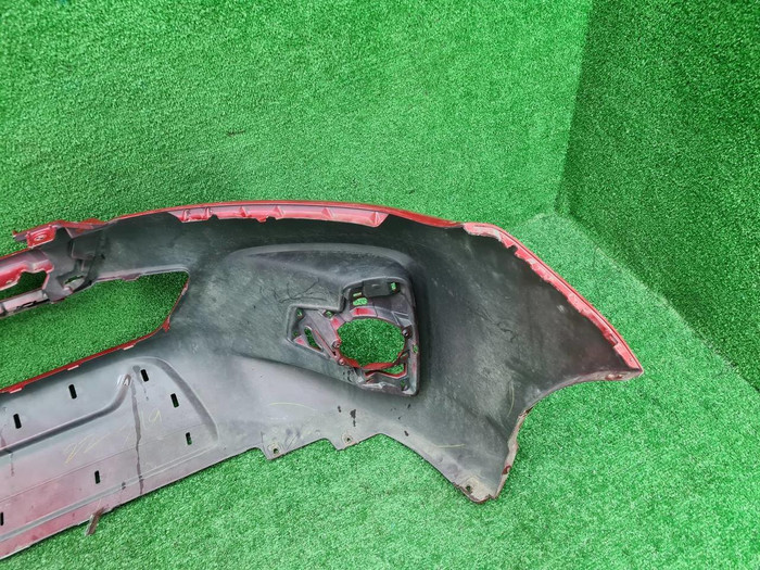 Бампер передний Toyota Hilux 8 (2018-2020)