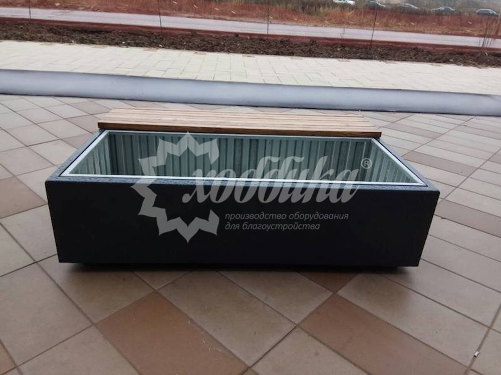 Цветочница с лавочкой «Испанский квартал»