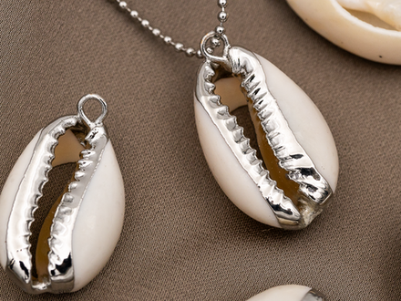 Подвеска "Ракушка каури" (в ассортименте)