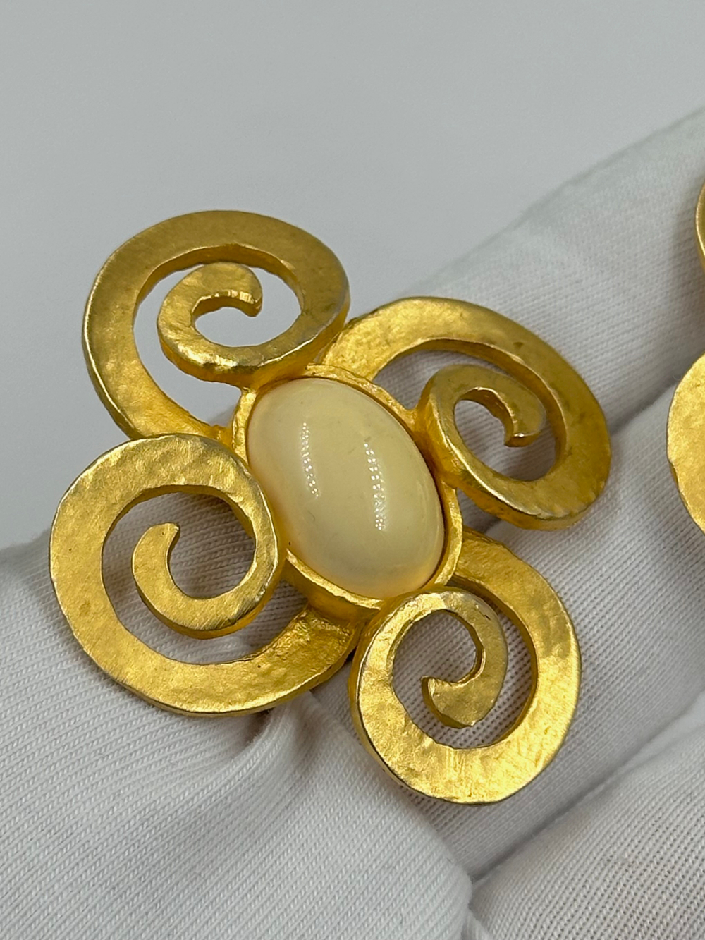 Клипсы с кремовыми вставками