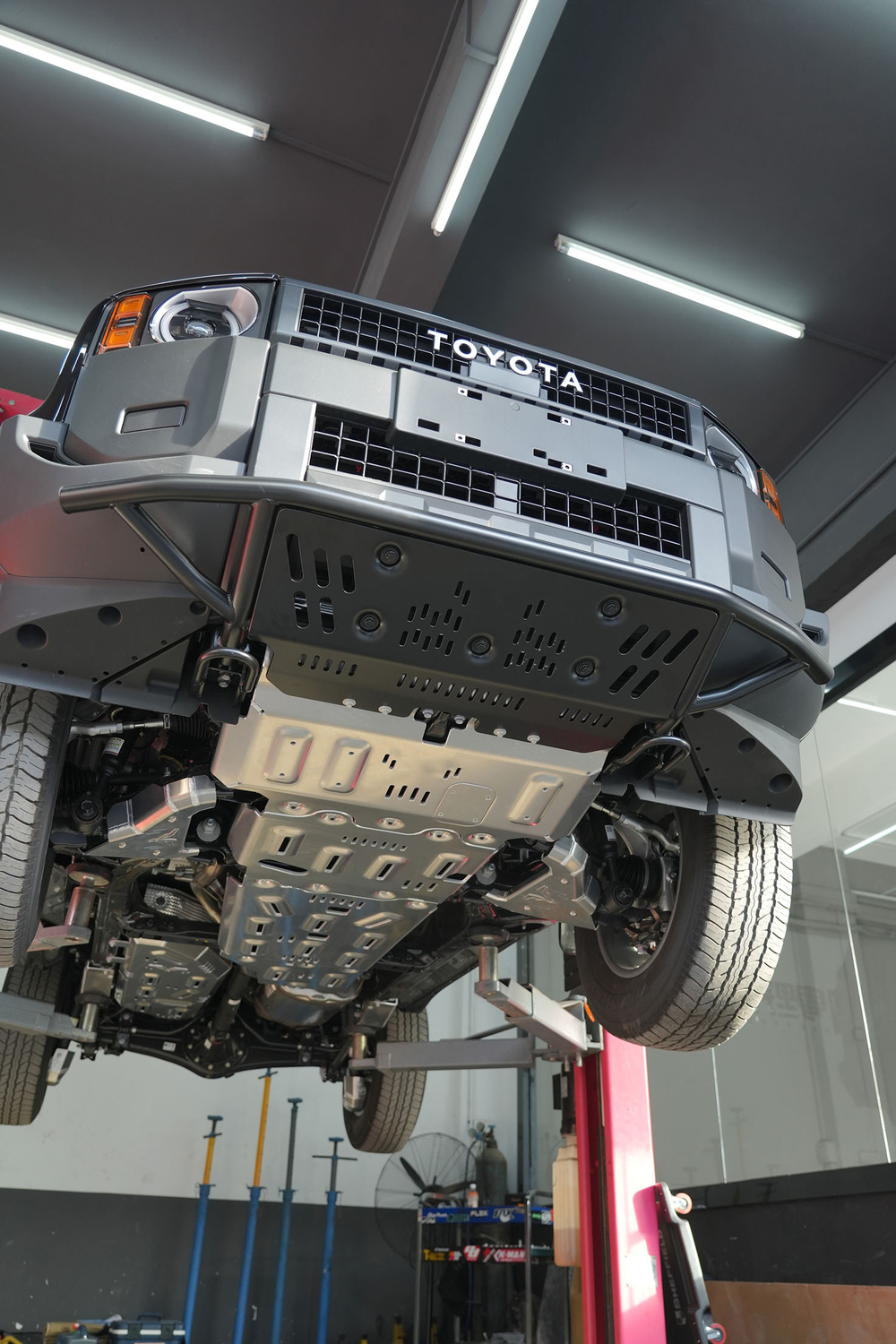 Защита картера с дугой переднего бампера для Toyota Land Cruiser Prado 250 LC250 Крузак Тойота Кенгурятник защита бампера