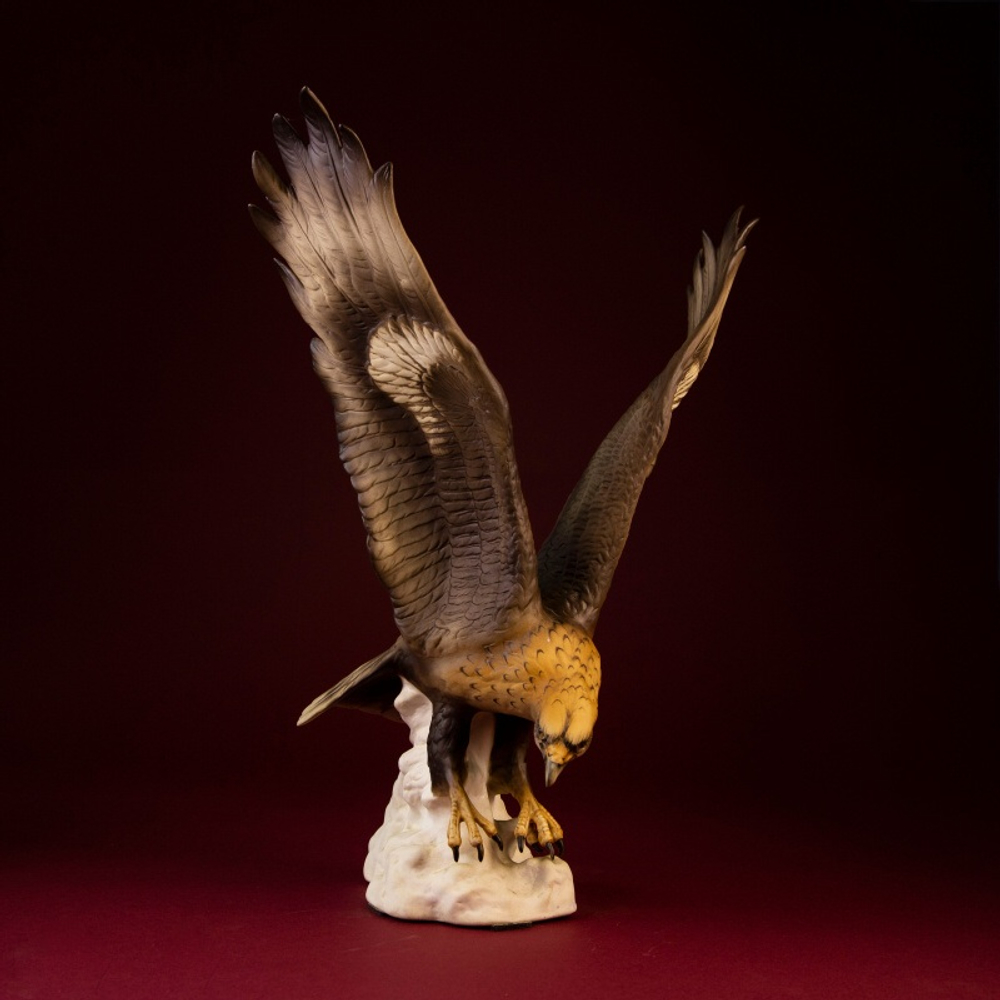 Фарфоровая мануфактура Royal Dux «Орел»