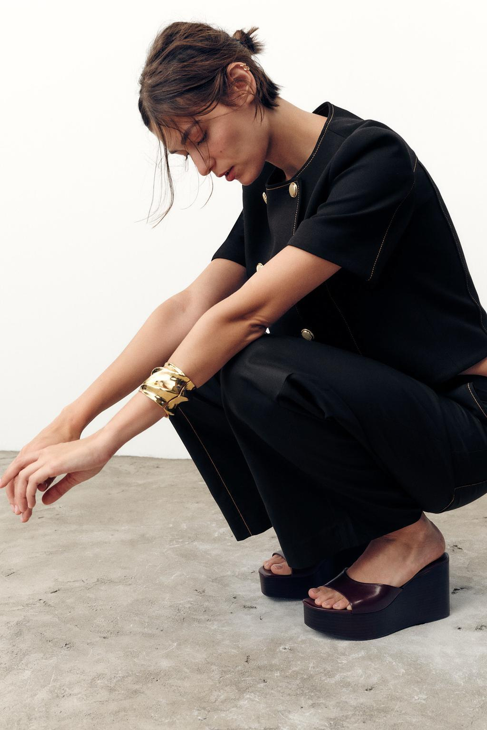 ZARA МЕТАЛЛИЧЕСКИЙ БРАСЛЕТ НЕПРАВИЛЬНОЙ ФОРМЫ, ЗОЛОТИСТЫЙ